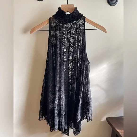 Free People Flowy Lace top - Picture 1 of 6